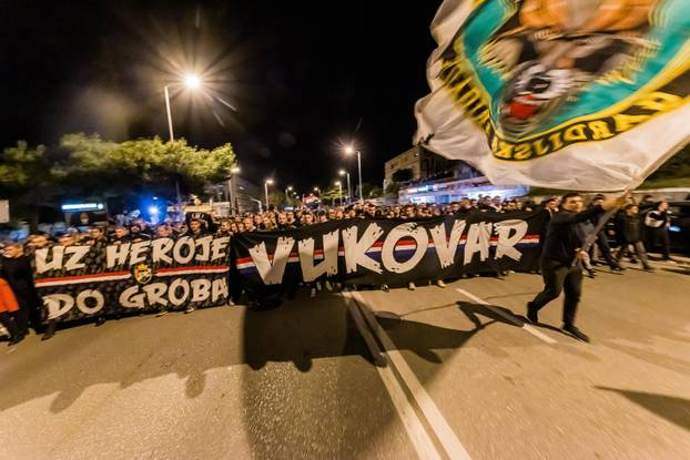 Split: Torcida mimohodom obilježila 32. obljetnicu stradanja Vukovara