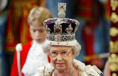 Kate i William objavili su dosad neviđenu fotografiju kraljice Elizabete: 'Svima nedostaješ'