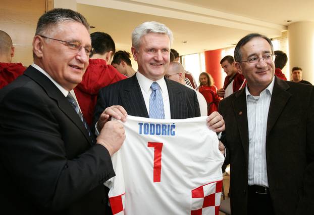 Zagreb: 2.1.1951. ro?en Ivica Todori?