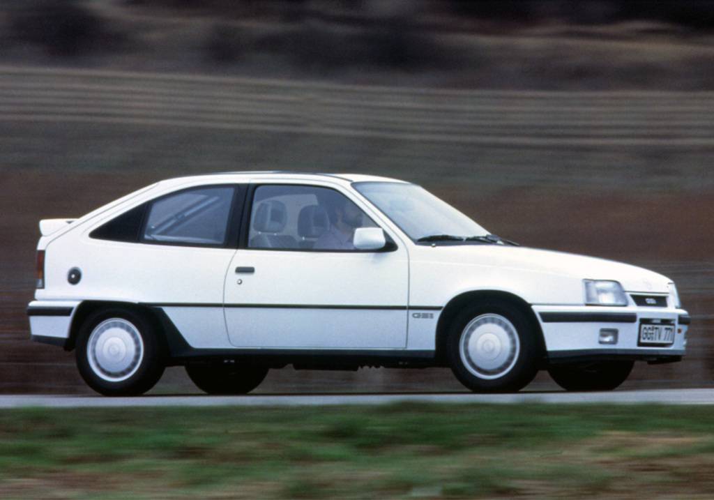 Opel Kadett GSi: Legenda koja je "potukla" i moćni Golf GTI