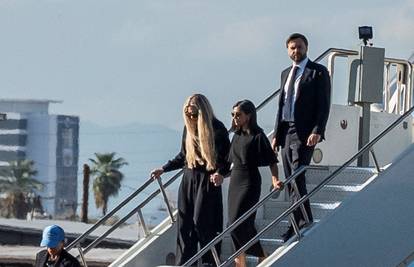 Kirkova udovica otkrila: 'Nosim njegovu krvlju umrljanu ogrlicu'