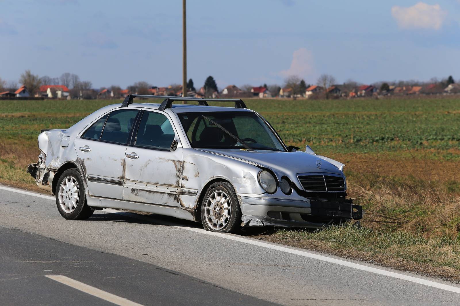 Sudar automobila kod mjesta Samatovci