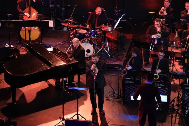 Zagreb: Jazz orkestar HRT-a i Miron Hauser uz osam istaknutih pijanista odali su počast Matiji Dediću 