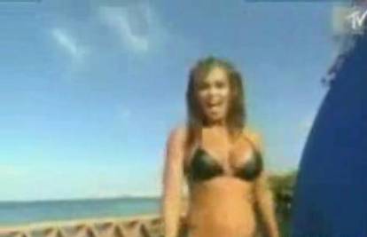 Carmen Electra u bikiniju na MTV-u i još tako seksi