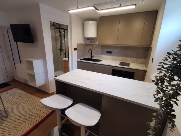 FOTO Osvanuo oglas, 16 m2 u Zagrebu za 84.000 eura. Ljudi pišu: 'Pa to je podrum, suludo!'