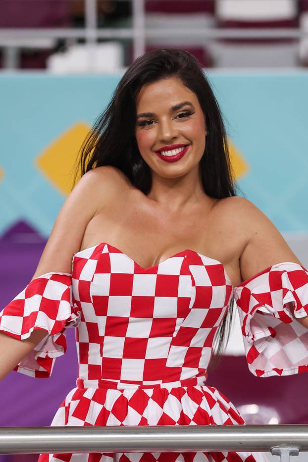KATAR 2022 - Ivana Knoll u haljini s kockicama na utakmici Hrvatske i Kanade