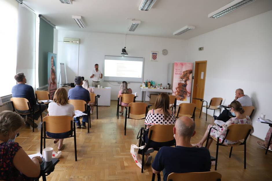 Edukacija djelatnika terapijskih zajednica