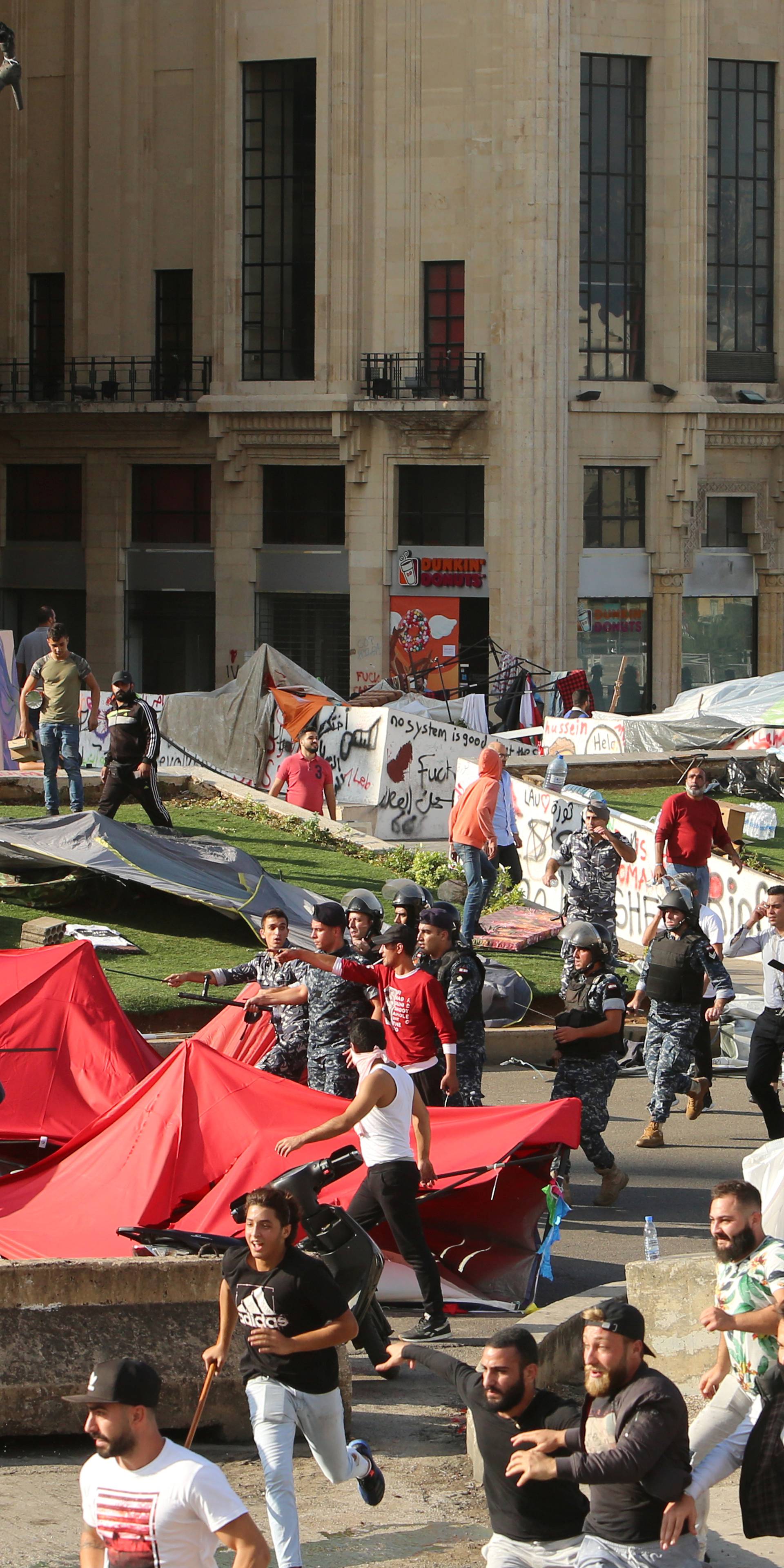 Ulični rat na ulicama Bejruta: Prosvjednici zatvorili sve ceste