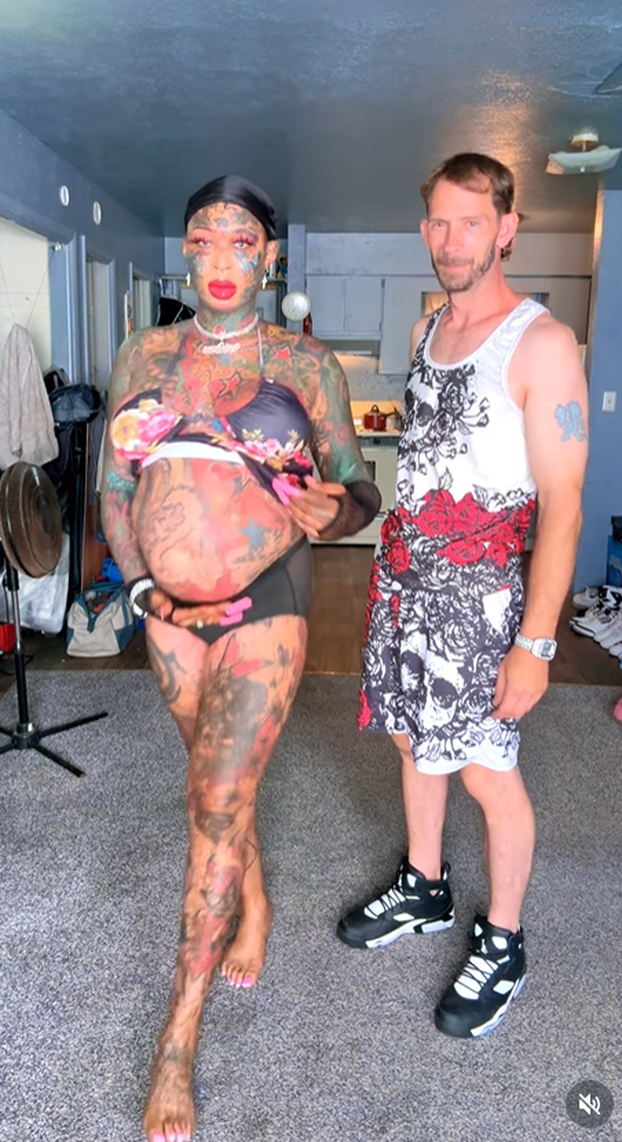 FOTO 'Govore da smo najružniji par ikad! Upoznali smo se preko interneta. Ovo je naša priča...'