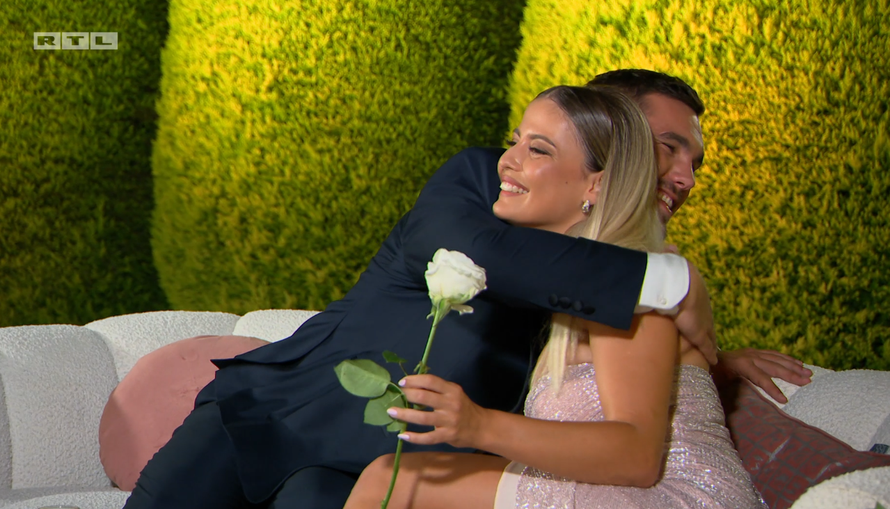 'Savršeni' su damama podijelili bijele ruže: 'Ovo je samo potvrda da osjećamo isto...'