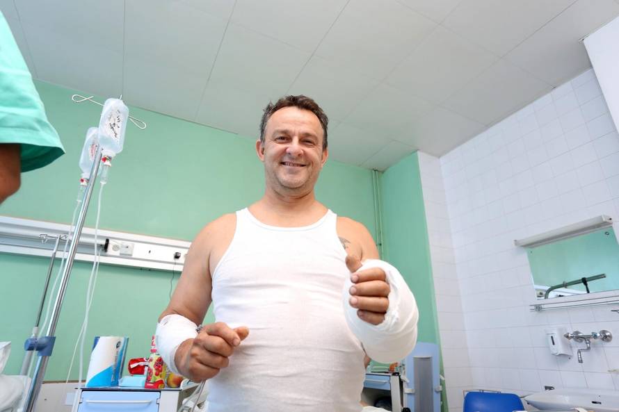 Na Hitnu sa šakom u vrećici: 'Sretan sam, opet mičem prste'