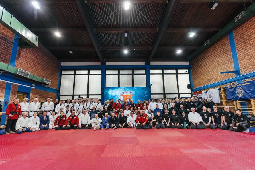 U Zagrebu  završio seminar borilačkih vještina: Policajci pokazali savršenu samoobranu