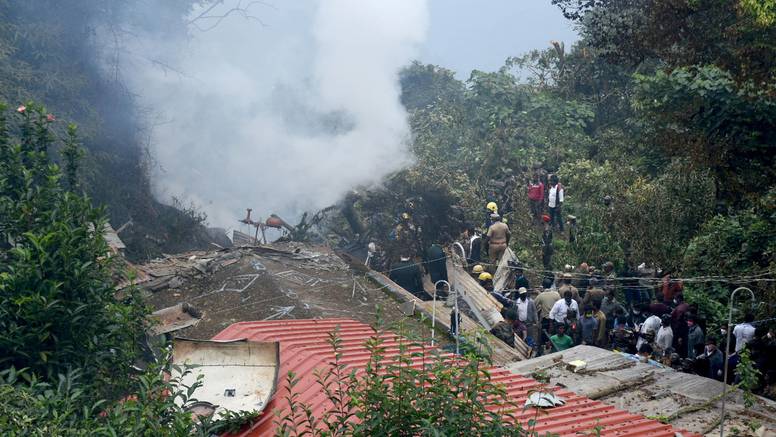 Pao helikopter: Indija potvrdila pogibiju zapovjednika indijskih oružanih snaga i još 12 ljudi