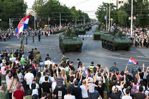 Zagreb: Prolazak motoriziranog i mehaniziranog postroja u povodu 30. obljetnice VRO Oluja