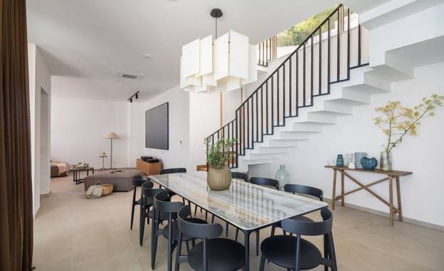 Bazen, sauna, teretana i dvije plaže na 'par koraka' - evo što sve nudi raskošna vila u Omišu