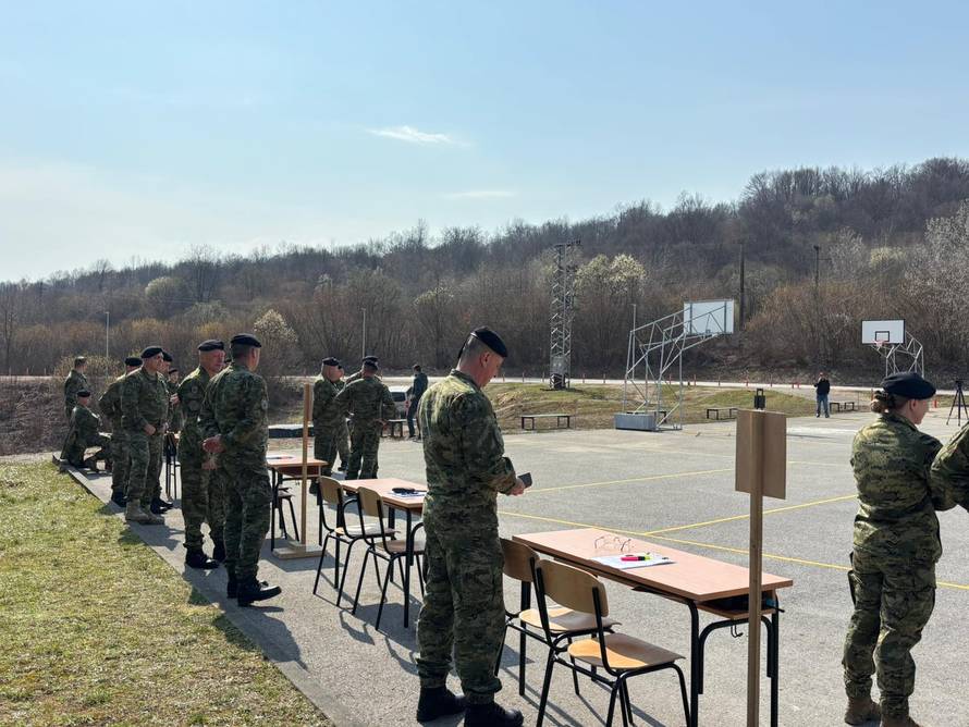 Prvi dan vojnog roka u Slunju