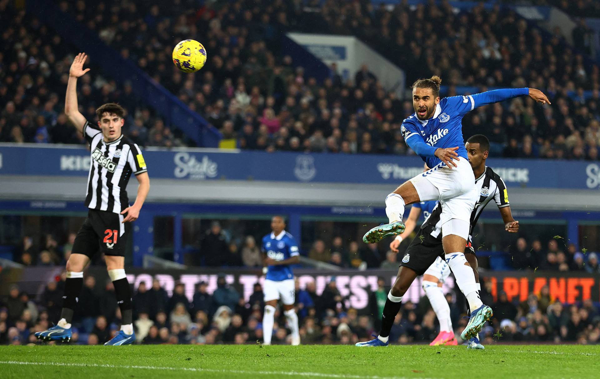 Premier League - Everton v Newcastle United