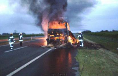 Umrla žena koja je iz  busa pokušala spasiti djevojku 