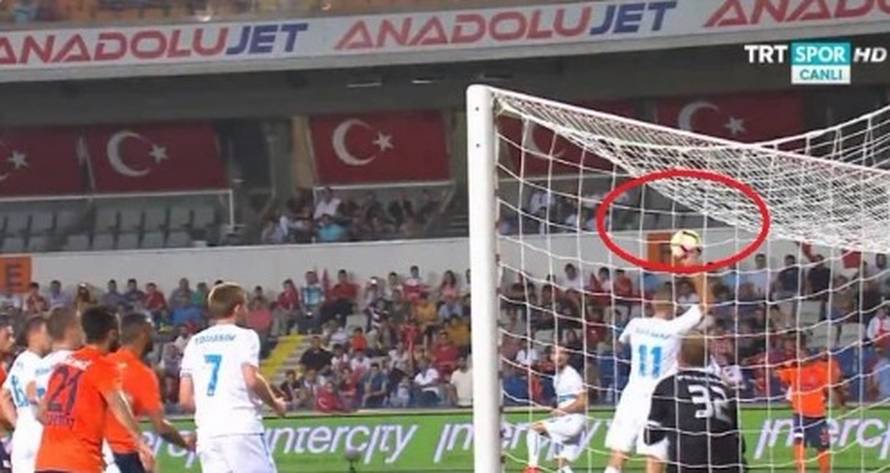 Turci su silno ogorčeni sucem: Nije vidio 'božju ruku' Bezjaka