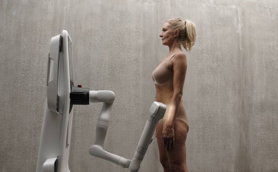 AI robot scans full body for signs oif skin cancer