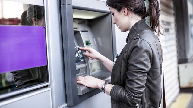 Na bankomatu u Dubrovniku našli 'spravu za krađu novca'
