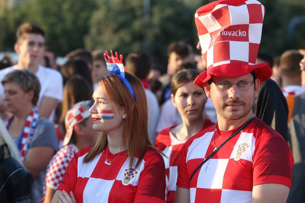 Rijeka: NavijaÄi na gatu Karoline rijeÄke prate utakmicu Rusija - Hrvatska