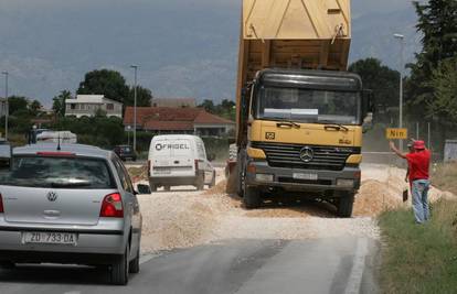 Vozači bijesni zbog radova na cesti u "špici" sezone
