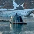 FOTO Ovo je prva plutaju&cacute;a ku&cacute;ica za odmor na Grenlandu: Cijena no&cacute;enja &cacute;e vas &scaron;okirati
