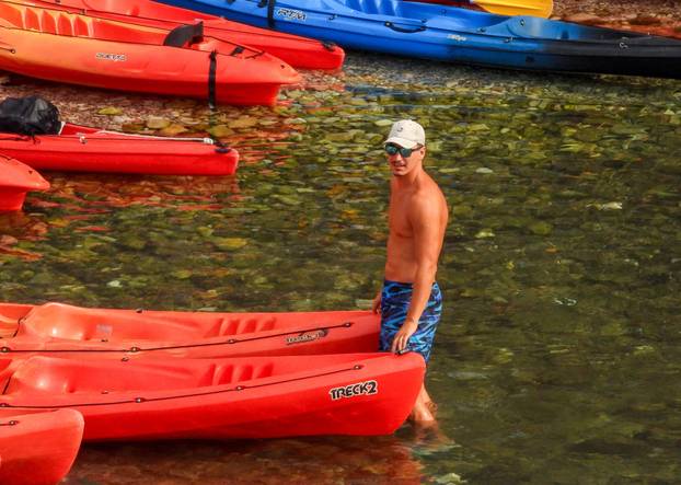 Dubrovnik ljeti, tisuće posjetitelja, ali i bogata ponuda za svakoga