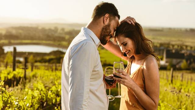 Istraživanja su pokazala da se bračni parovi koji zajednički uživaju u vinu bolje slažu