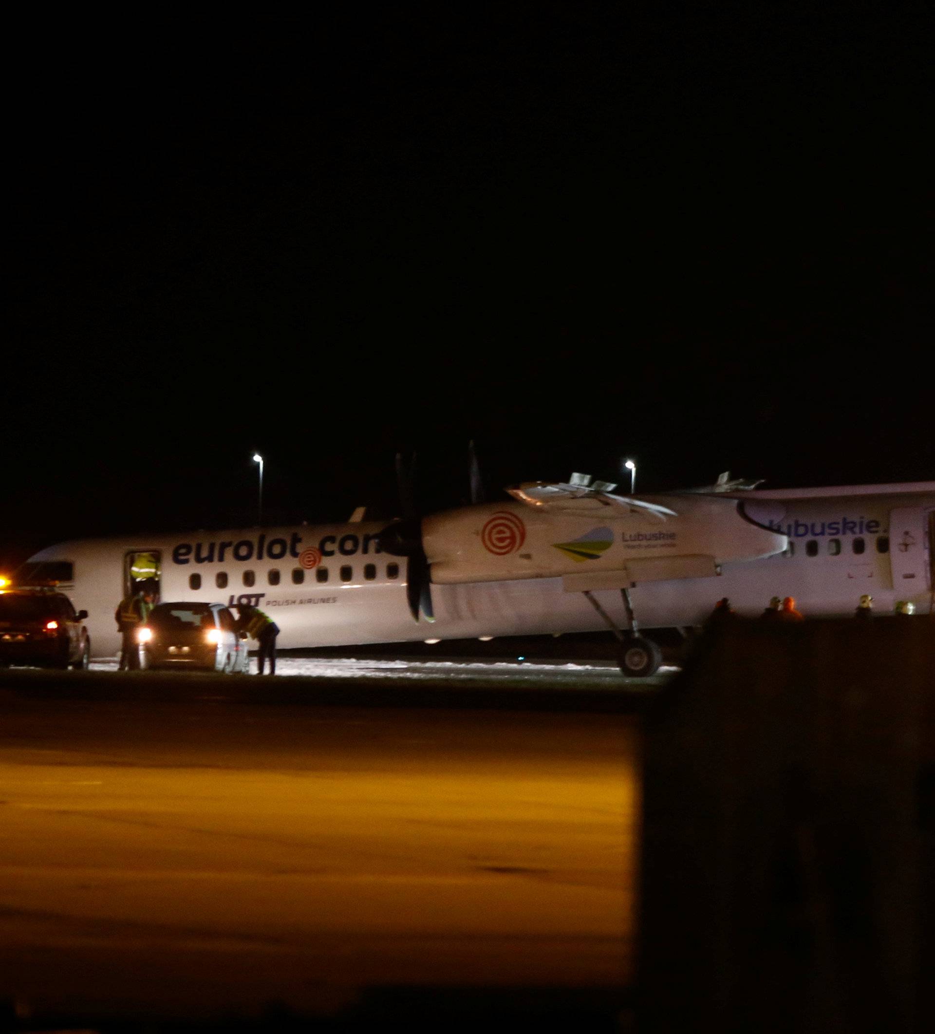 An aircraft of Polish national career LOT made an emergency landing at Warsaw Okecie airport