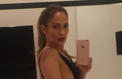 'Selfie' iz kreveta: Jennifer Lopez pokazala novog dečka?