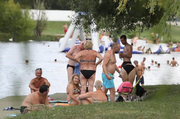 Karlovac: Osvježenje u rijeci Korani