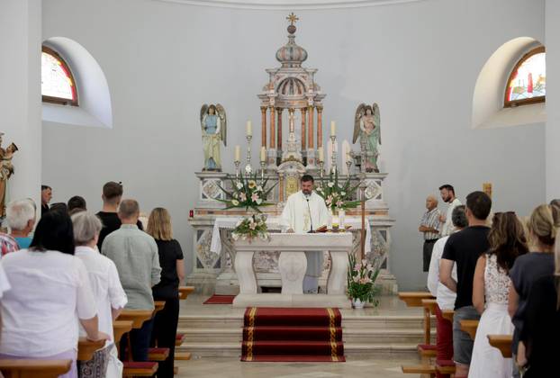 Vela Luka: U crkvi sv. Josipa održana je misa zadušnica za Olivera Dragojevića