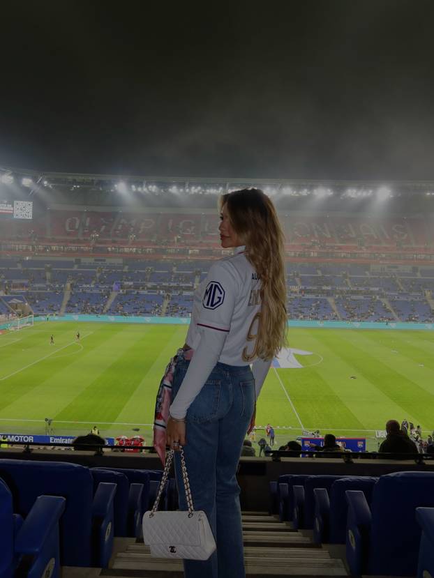 FOTO Brazil bruji o ovoj plavuši! Realovac se u nju zaljubio sa 17, a ovo su pravila njihovog braka