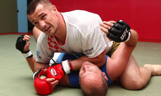 Cro Cop obožavatelju: Sasaki, majstore šaljem ti svoju majicu