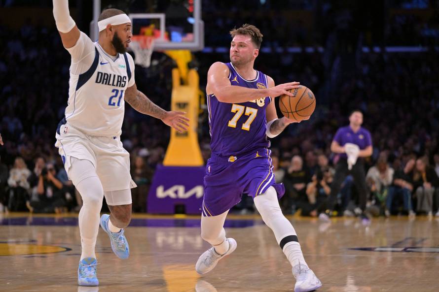 NBA: Dallas Mavericks at Los Angeles Lakers