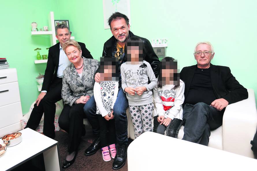 Nikada ispričane priče: Oliver je siročadi bio i mama i tata...