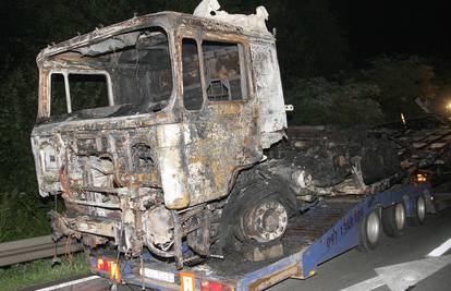 Izgubila bitku: Umrla je putnica iz stravičnog sudara kamiona