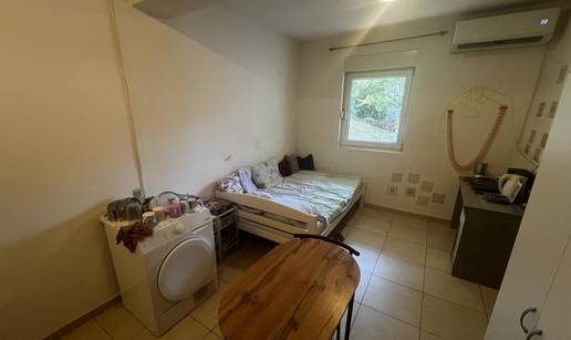 FOTO Nevjerojatno! Iz kreveta palite veš mašinu. Ovaj stan u Zagrebu prodaju za 73.000 eura