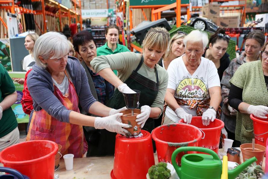 Vrtlarica: Posuda od betona za cvijeće trpi kišu, led pa i snijeg