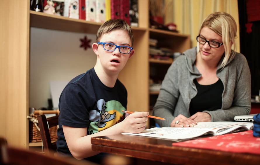 Sramota: Godinu dana čekaju rješenje da su im djeca bolesna