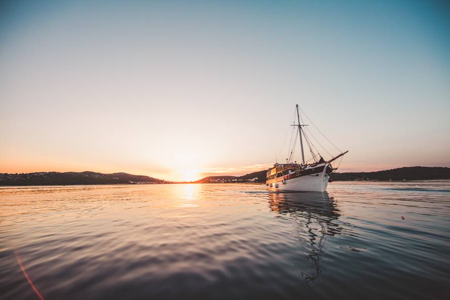 Begin na predstavljanju Love International Recordings etikete