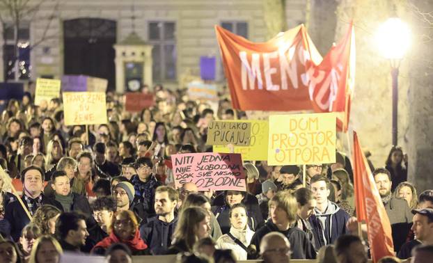 Zagreb: Održan jubilarni 10. Noćni marš za prava žena "Žene – kičma otpora"