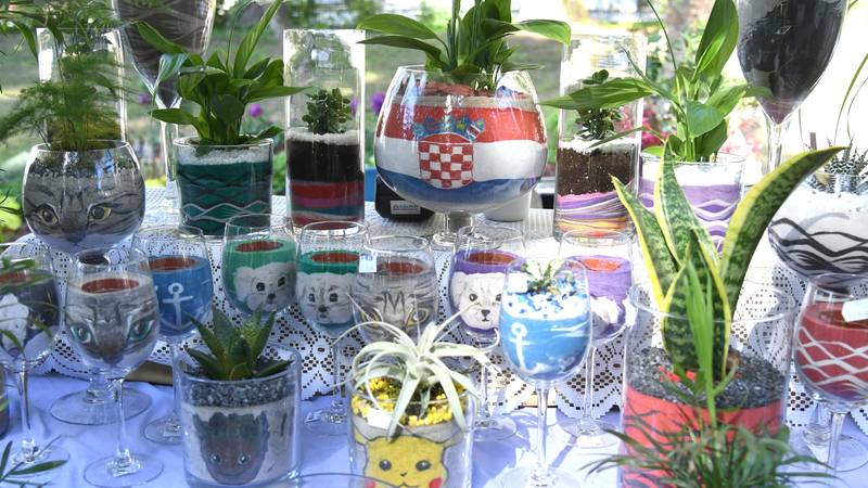 FOTO Mirisi proljeća preplavili Daruvar: Cvjetni sajam oduševio velik broj posjetitelja