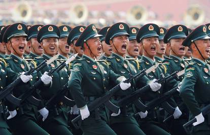 NR Kina proslavila rođendan: Vojska je marširala Pekingom