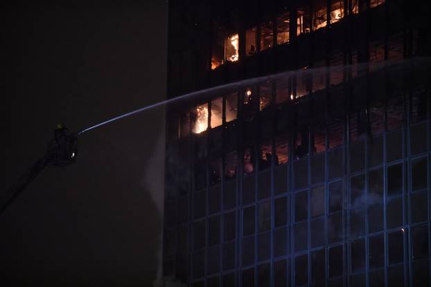 Zagreb: Pozar u Vjesnikovom neboderu