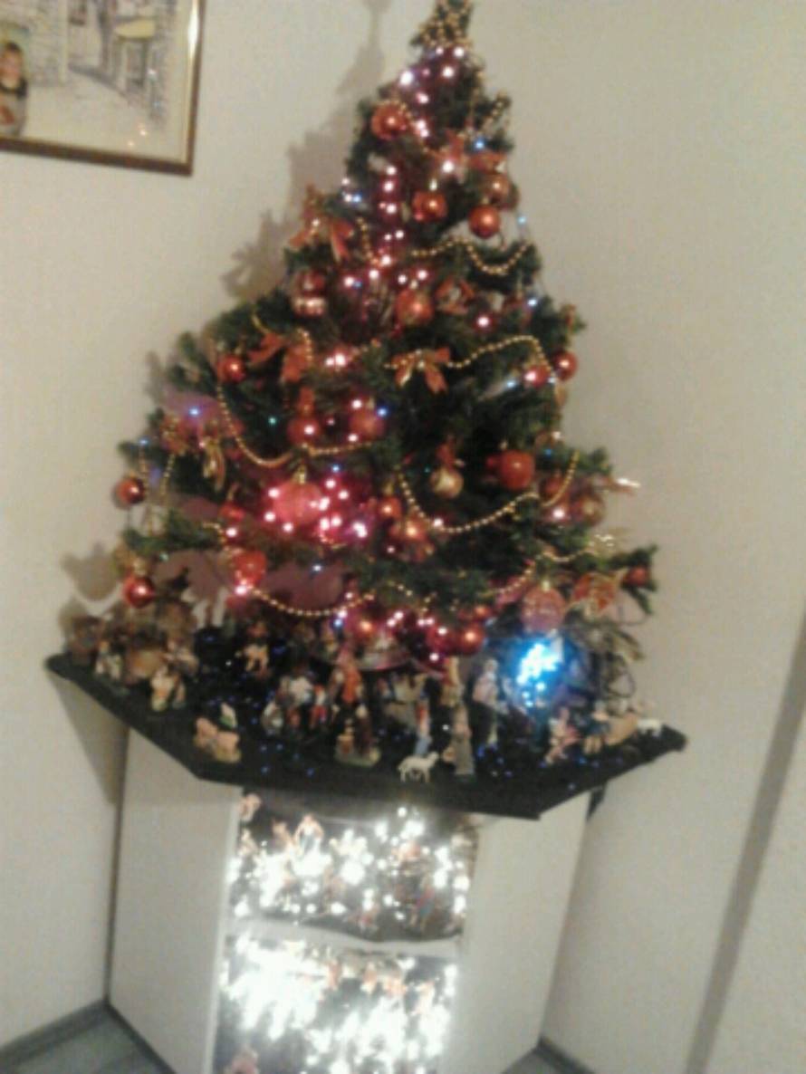 Šaljite fotografije božićnih jelki i osvojite vrijednu nagradu...