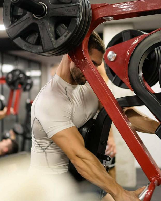 Ideš, kakva prsa imaju srpski fitness influenceri! Od njihovih 'fotki' ženama zastaje dah...