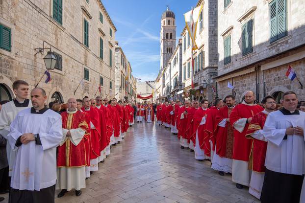 Dubrovnik: Euharistijsko slavlje pred gradskom katedralom na blagdan sv. Vlaha